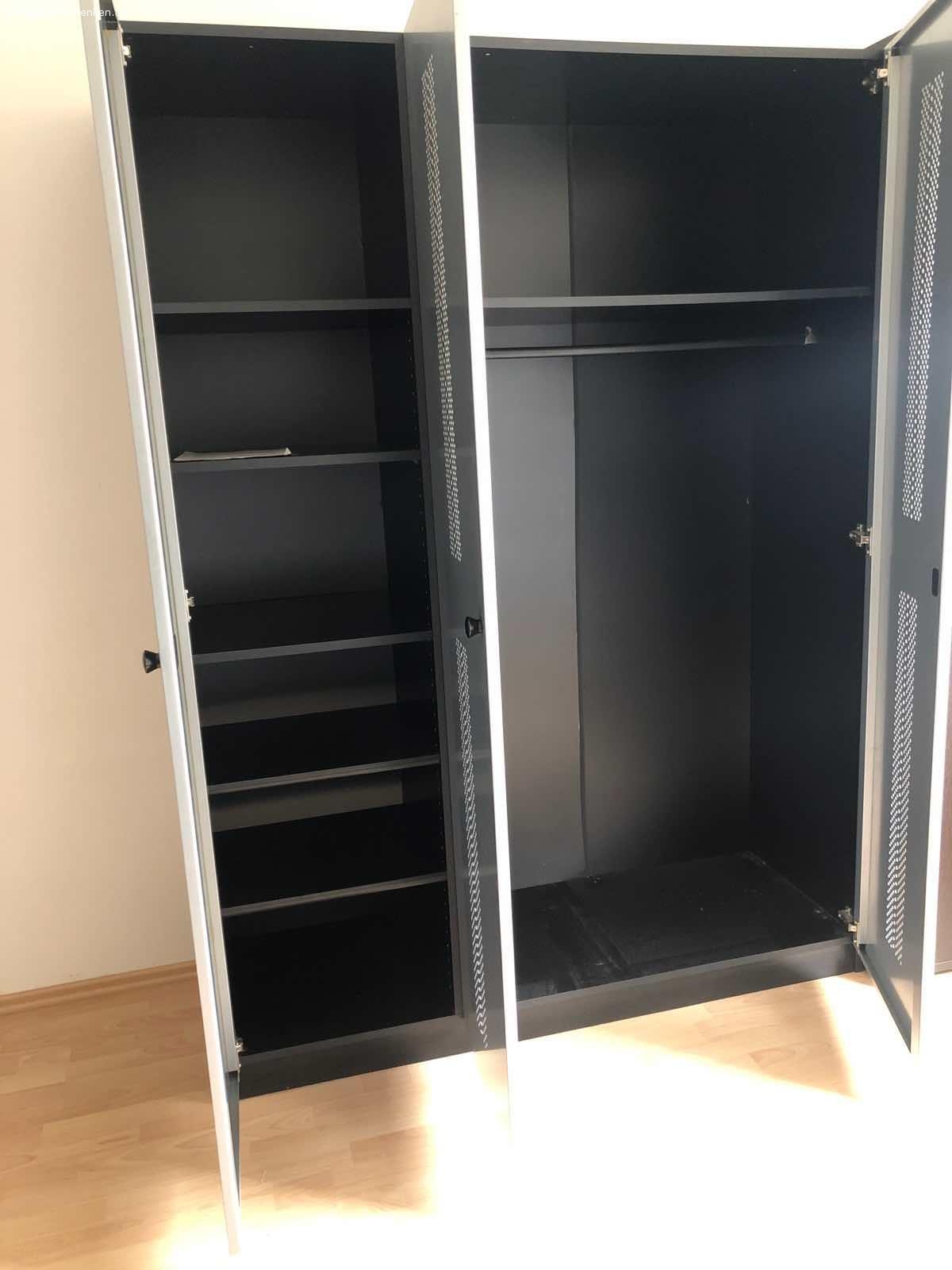 Zwei Kleiderschränke zu verschenken COM_ADSMANAGER_CAT_FURNITURE
