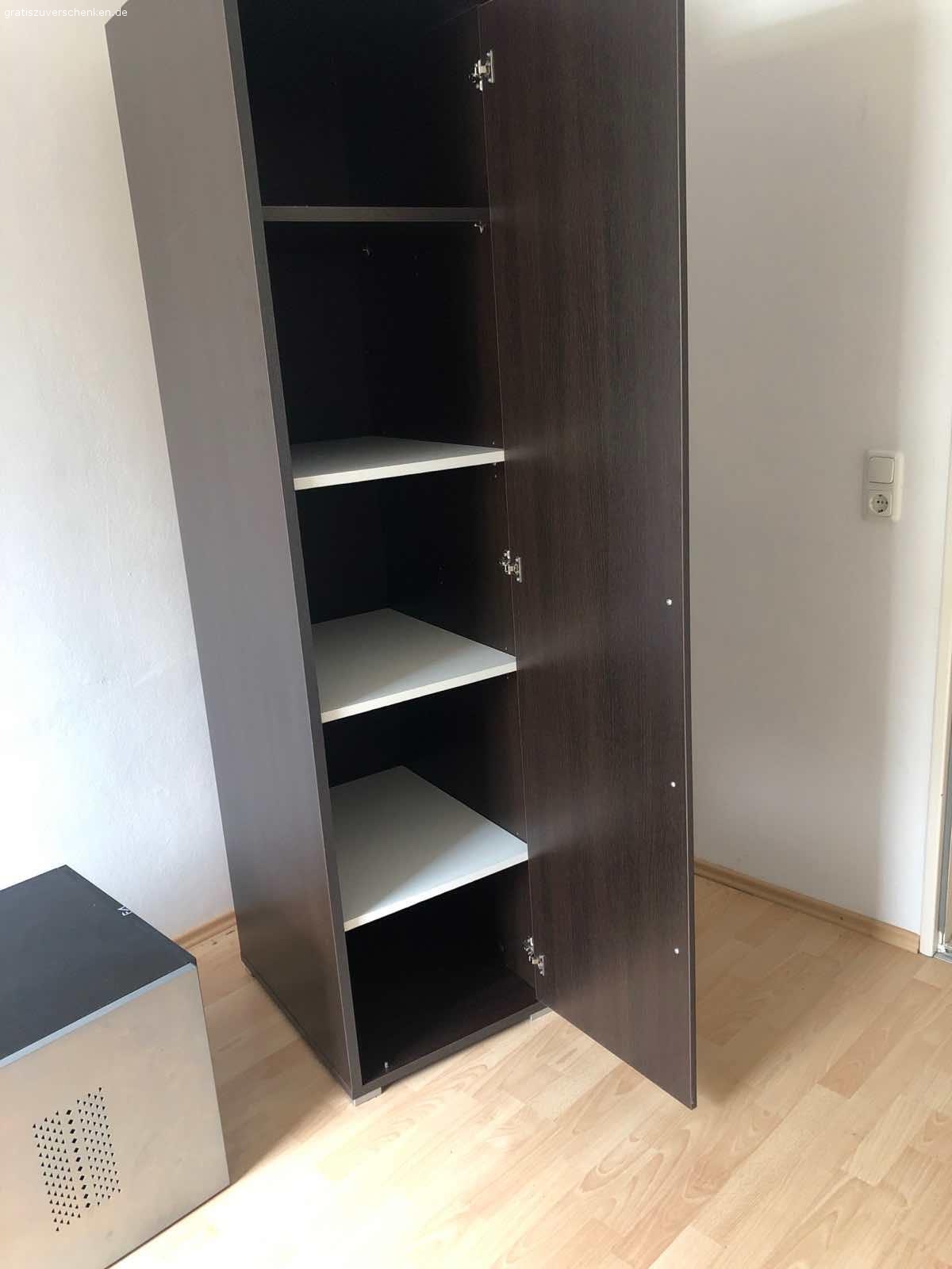 Zwei Kleiderschränke zu verschenken COM_ADSMANAGER_CAT_FURNITURE